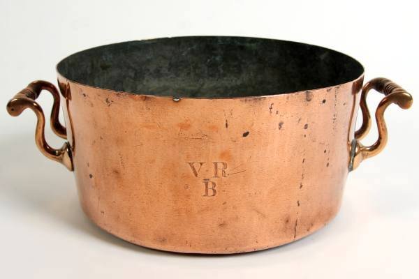 Copper Pot, English or Continental, Early 20th C.: Copper pot. English or continental. Early 20th century. Height 5", diameter 9 1/2".