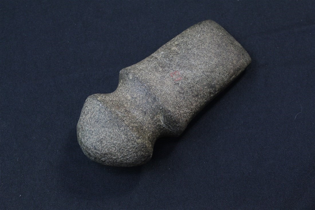 Full Grooved Axe (1 of 2)