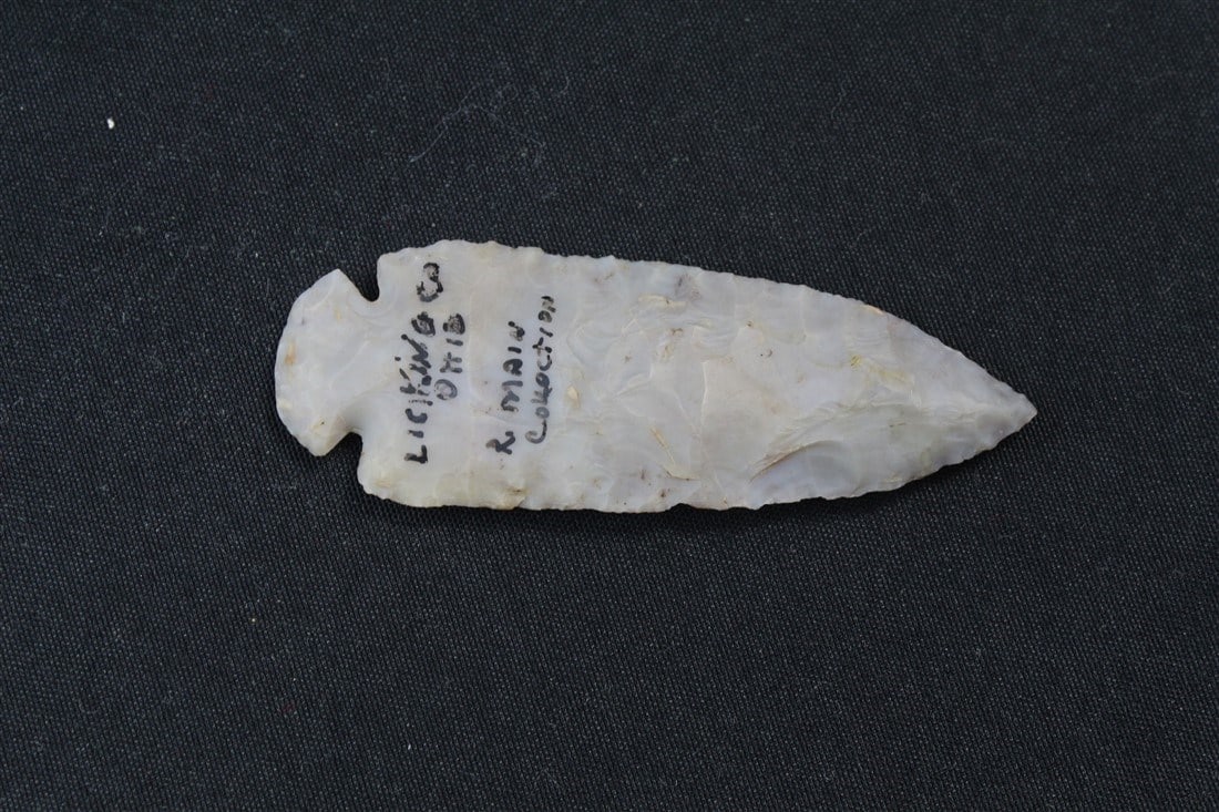 Dovetail: 3 3/4" x 1 1/4". Licking County, Ohio. From the R. Main Collection.