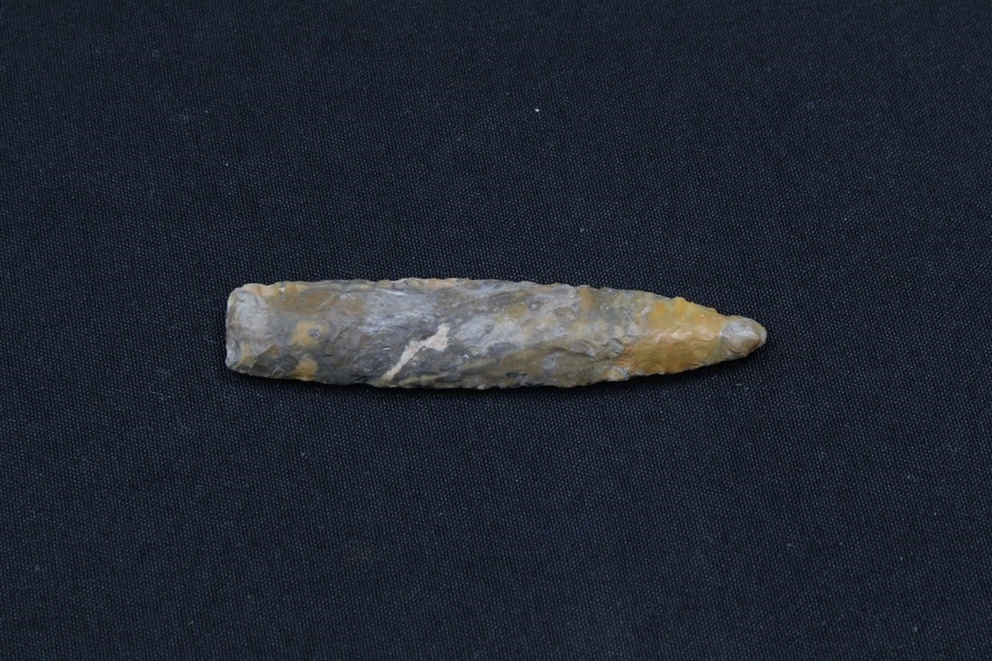Lance: 3 3/4" X 3/4".