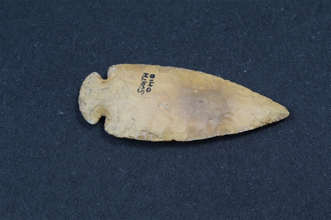 Dovetail: 4" x 1 1/4". South Ohio. Restored base and ear.