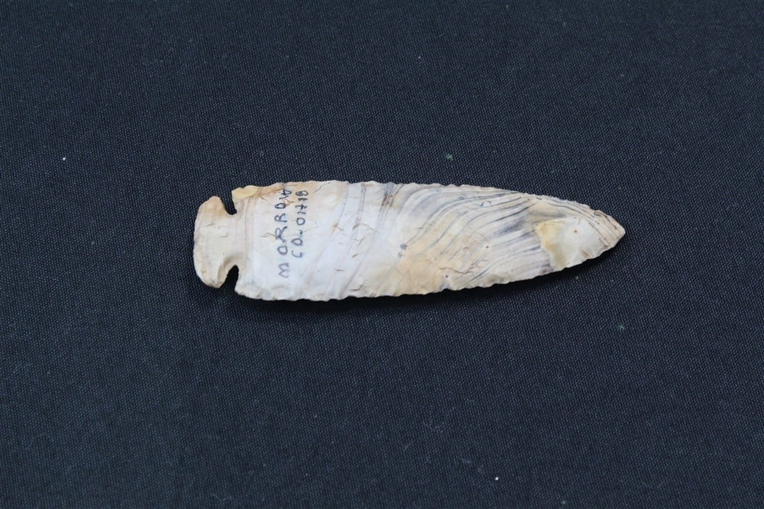 Dovetail: 4 1/8" x 1 1/4". Morrow County, Ohio. From the Scott Miller Collection.