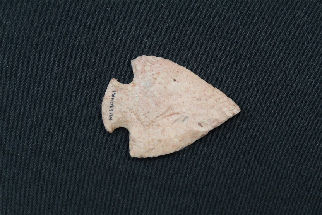 Snyders: 2 3/4" x 2". Missouri.