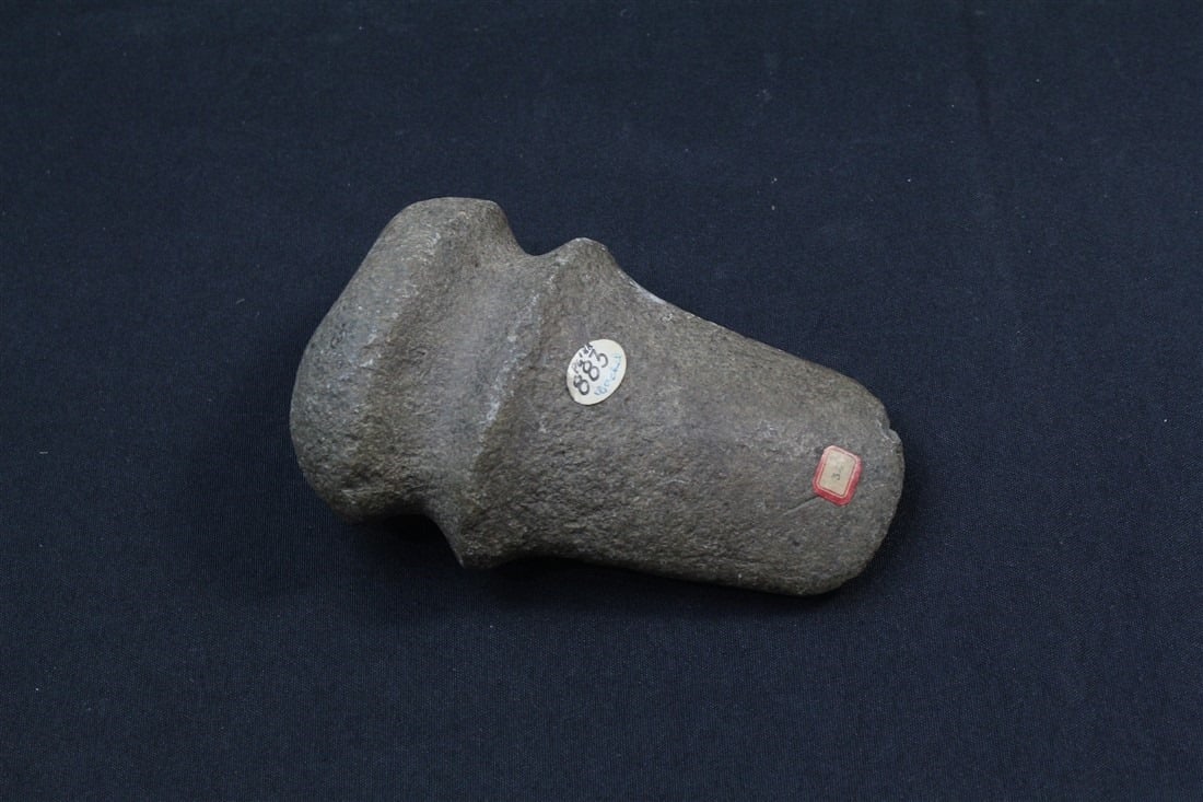Full Grooved Axe: 6 1/4" X 3 1/2".