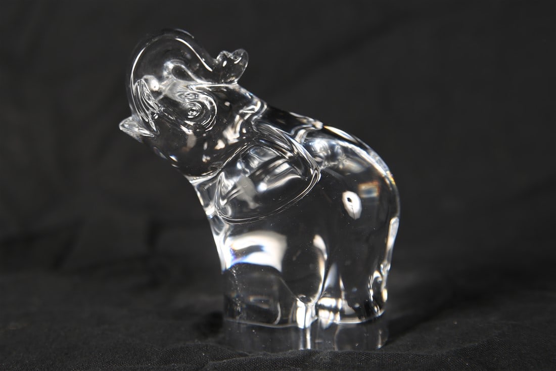 Steuben, "Elephant" Hand Cooler (1 of 3)