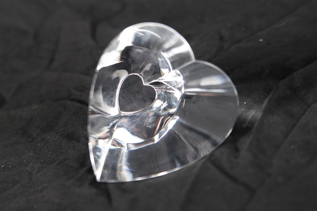 Steuben, "Heart Throb" Paperweight (1 of 6)