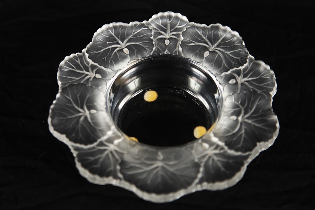 Lalique, "Honfleur" Crystal Ashtray (1 of 4)