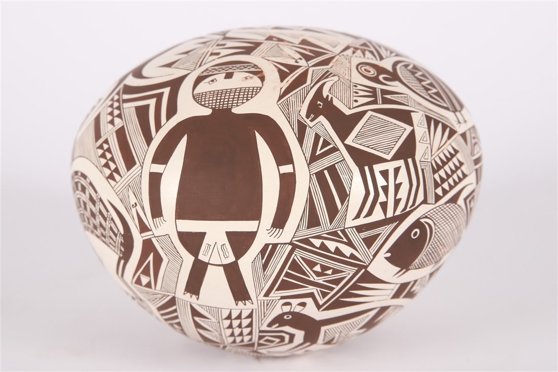 Rachel Concho, Acoma Brown and White Pot (1 of 5)