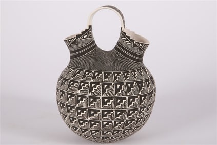 Shawna Garcia Rustin, Acoma Vessel