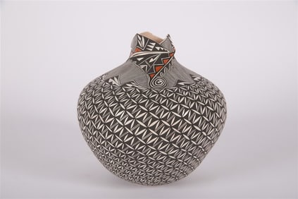 Shawna Garcia Rustin, Acoma Clay Pot