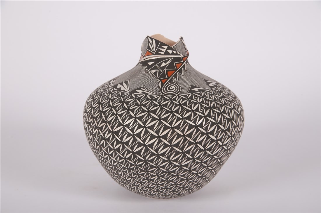Shawna Garcia Rustin, Acoma Clay Pot (1 of 4)