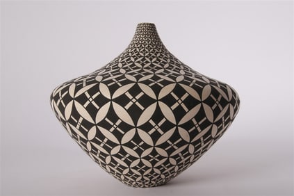 Dorothy Torivio, Acoma Patterned Vessel