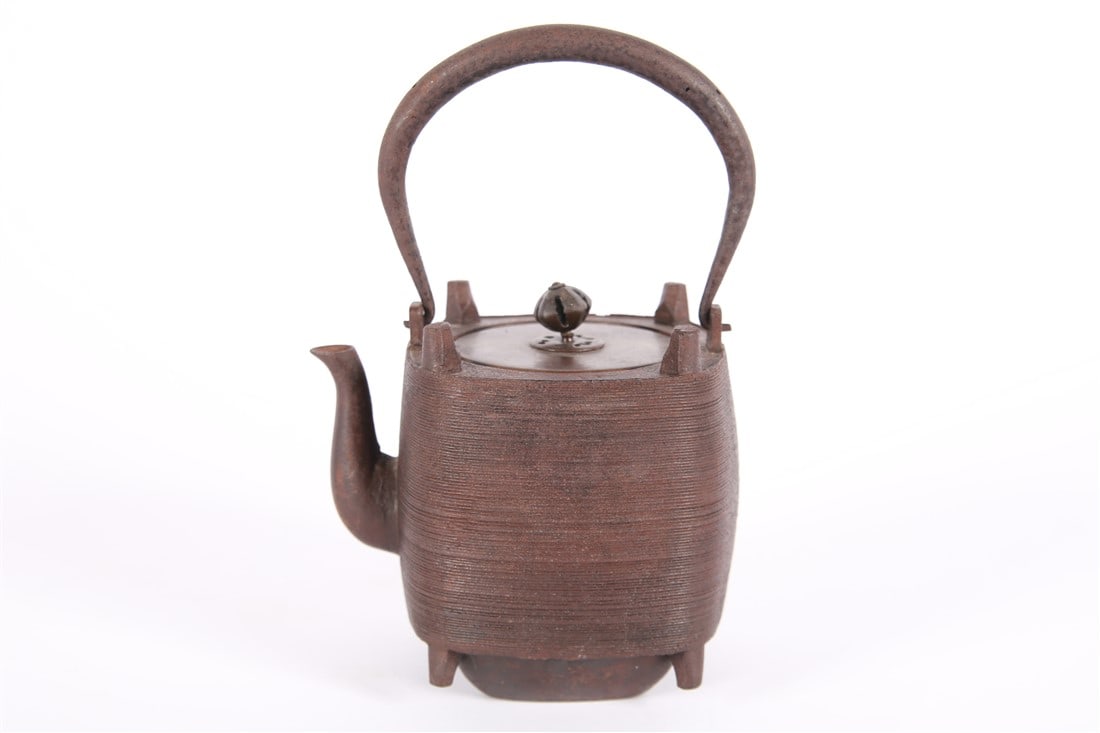 Japanese Cast Iron Stamped Tetsubin (1 of 6)