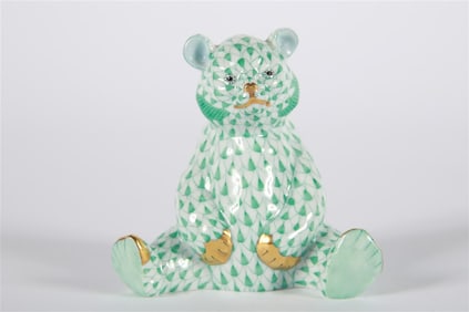 Herend, Green Fishnet Baby Bear Sitting