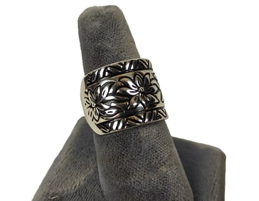 Sterling Silver Floral Motif Ring