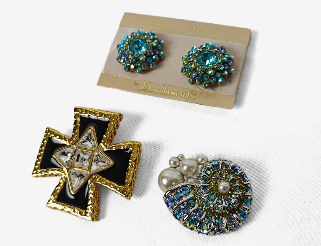 St. John, Three Pieces of Costume Jewelry (1 of 6)