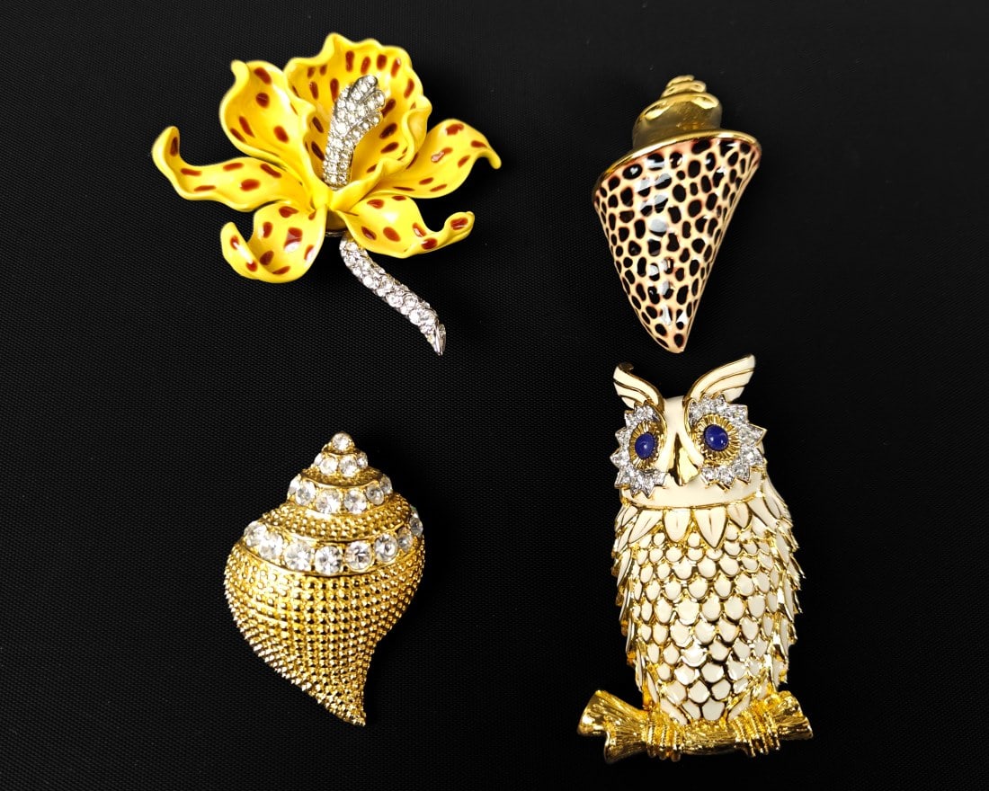Kenneth J. Lane, Lot of Four Brooches (1 of 6)