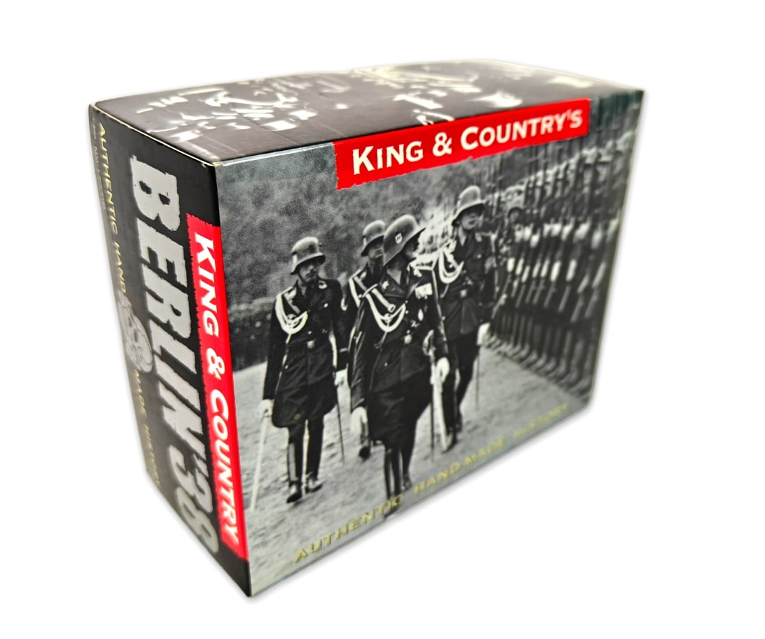 K & C - LAH060 - Standard Bearer - Retired: King and Country LAH60 Algemeine SS Standard Bearer Marching. Complete in box.