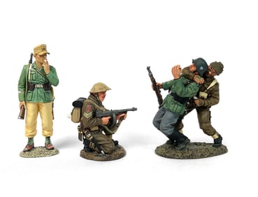 Set of 3 King & Country Figurines in Box