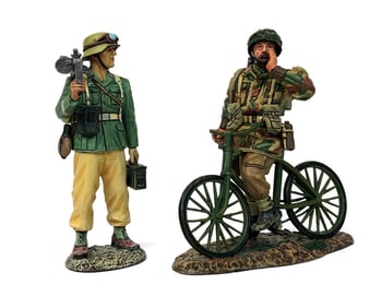 Set of Two King & Country Figurines 2