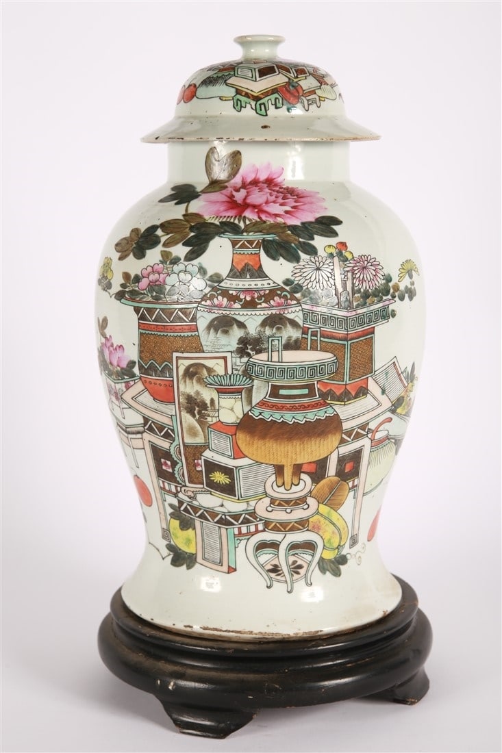 Chinese Famille Rose Porcelain Lidded Urn (1 of 5)