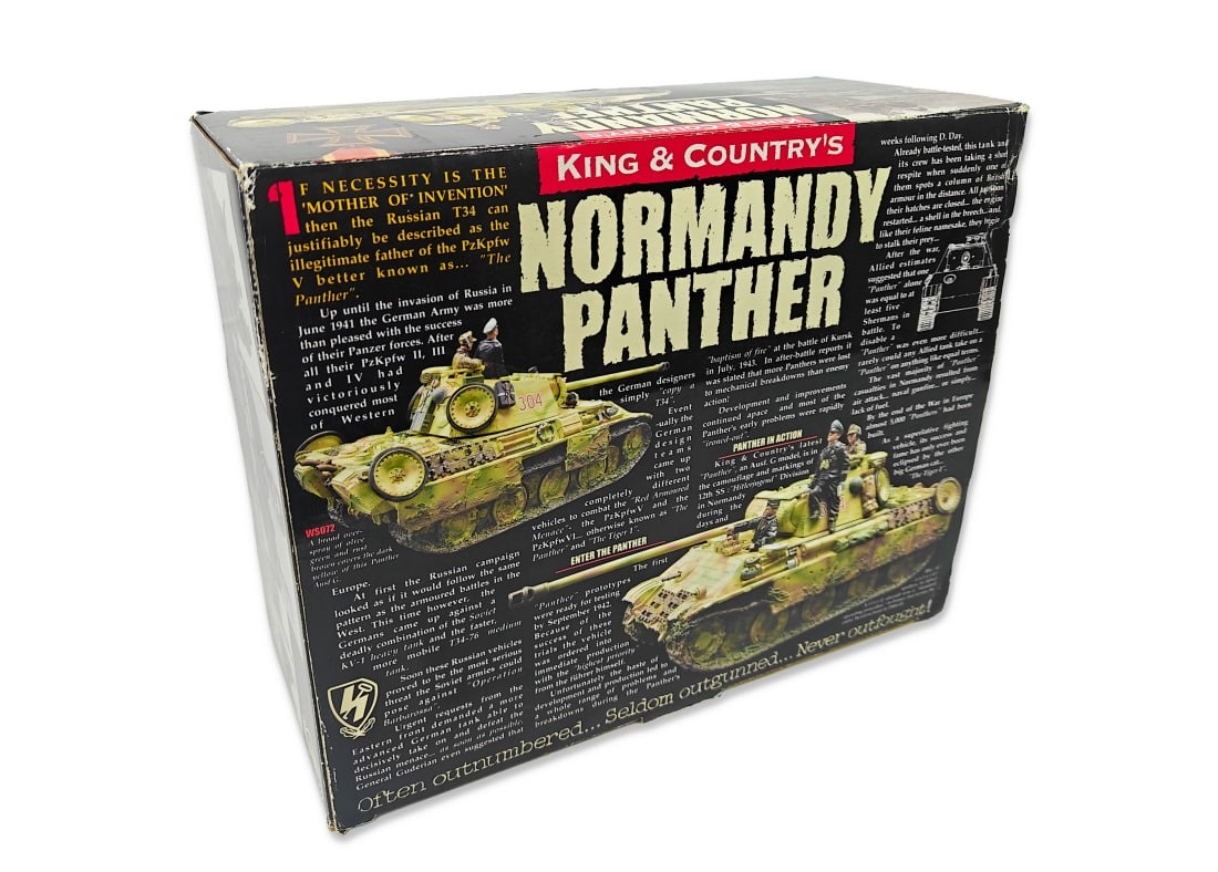 King & Country - WS072 Summer Panther: Includes original box. It appears that the figures originally included with the vehicle have been lost and replaced with the ones pictured.