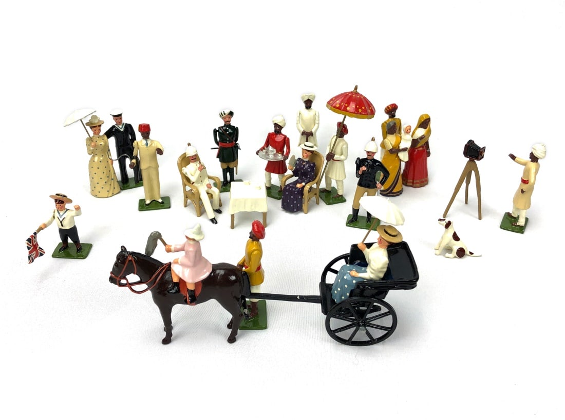 W.M. Hocker - 21 Painted Metal Figurines: Complete in box.