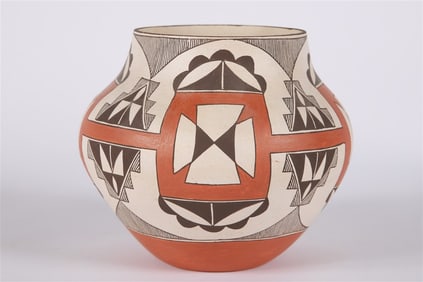 Evelyn Cheromiah, Polychrome Pottery Vase