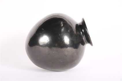 Dona Rosa, Large Barro Negro Jar