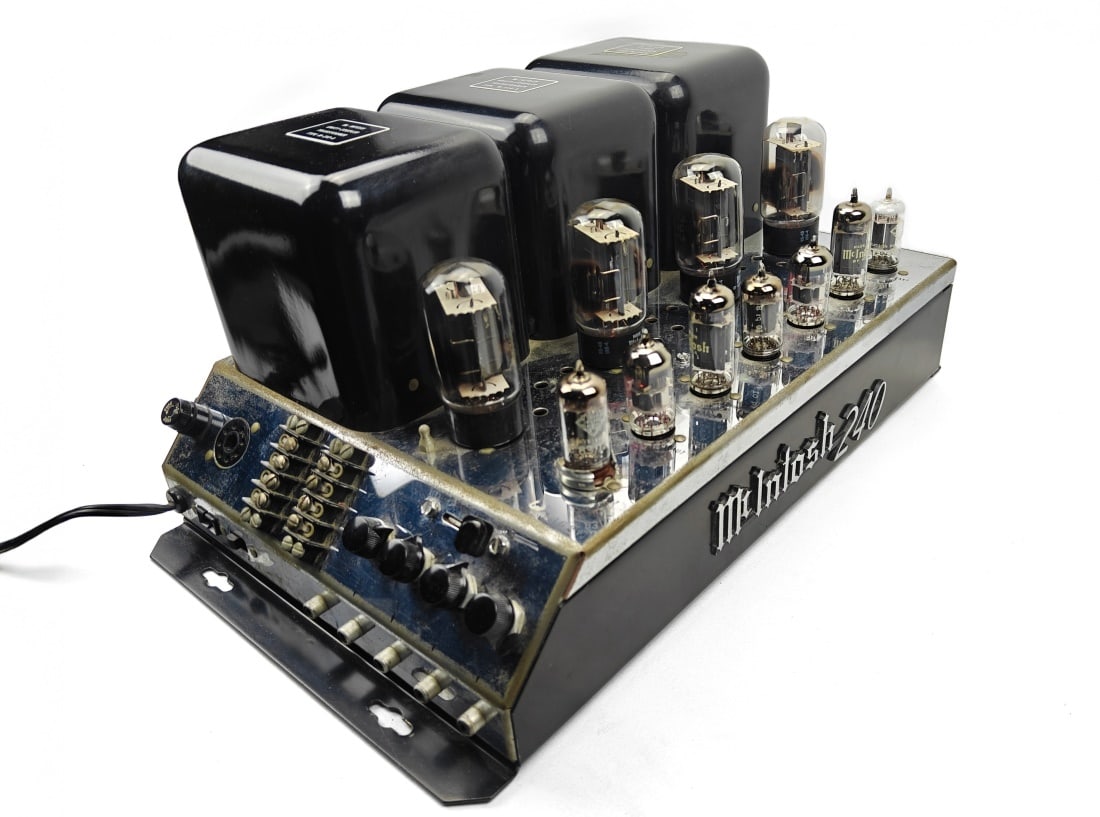 McIntosh MC240 Vacuum Tube Amplifier (1 of 6)