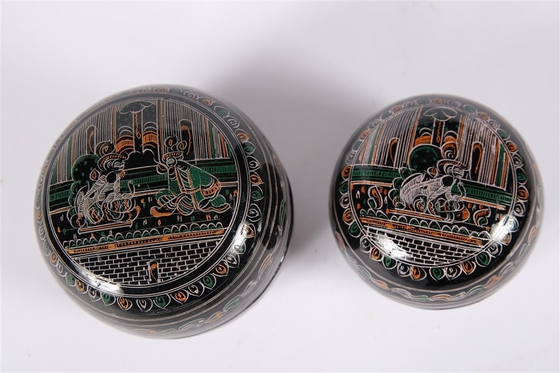 Three Lacquered Nesting Boxes - 4