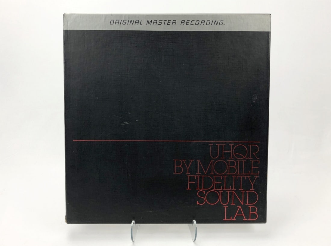 MFSL UHQR The Beatles/Sgt. Pepper's ...: Mobile Fidelity Sound Lab UHQR. The Beatles/Sargent Pepper's Lonely Hearts Club Band. Limited Edition Custom Pressing No. 342/5000. Three inserts present, missing registration card. Foam in good condi