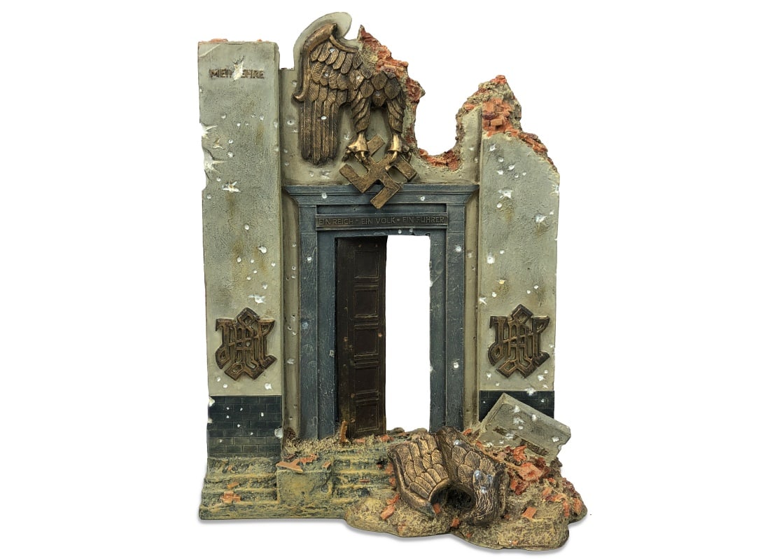 King & Country - SP015 Reich Chancellery Gateway: Complete in box. Retired.