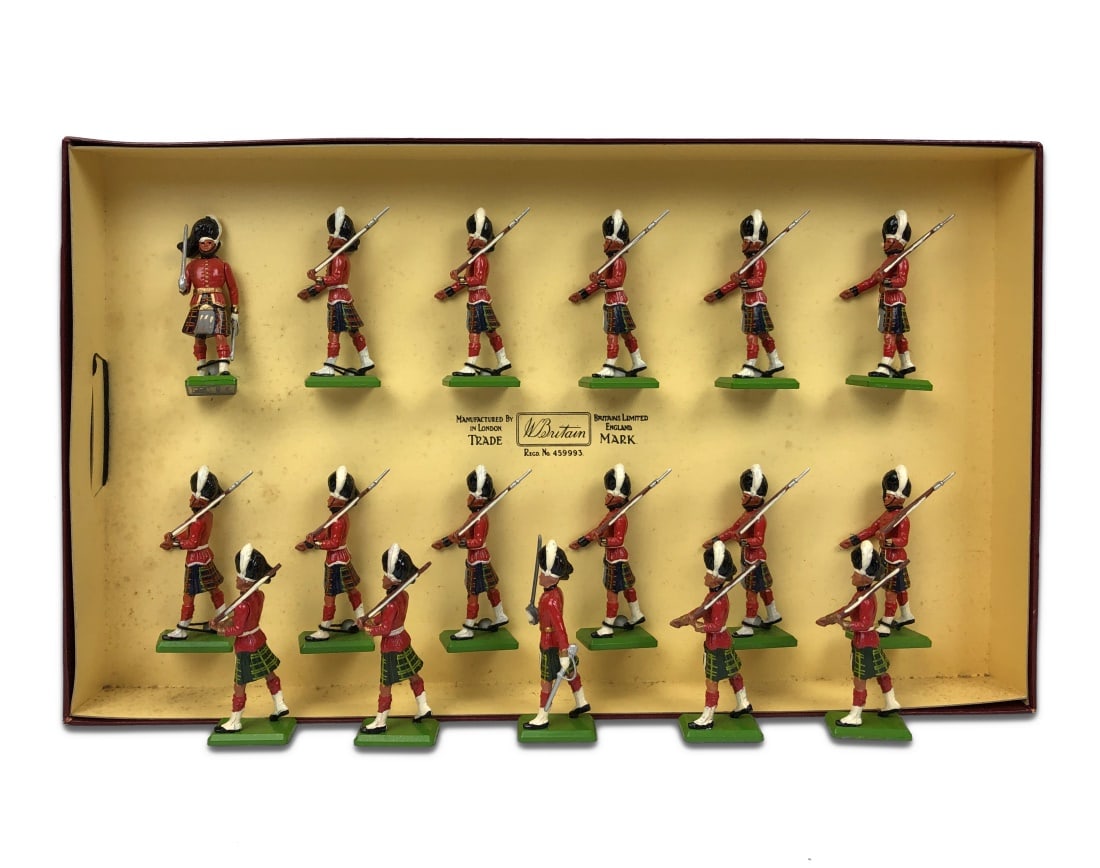 W. Britain - Cameron Highlanders 79th: Complete in box. Limited Edition 1265 / 5000 Five extra figurines included.