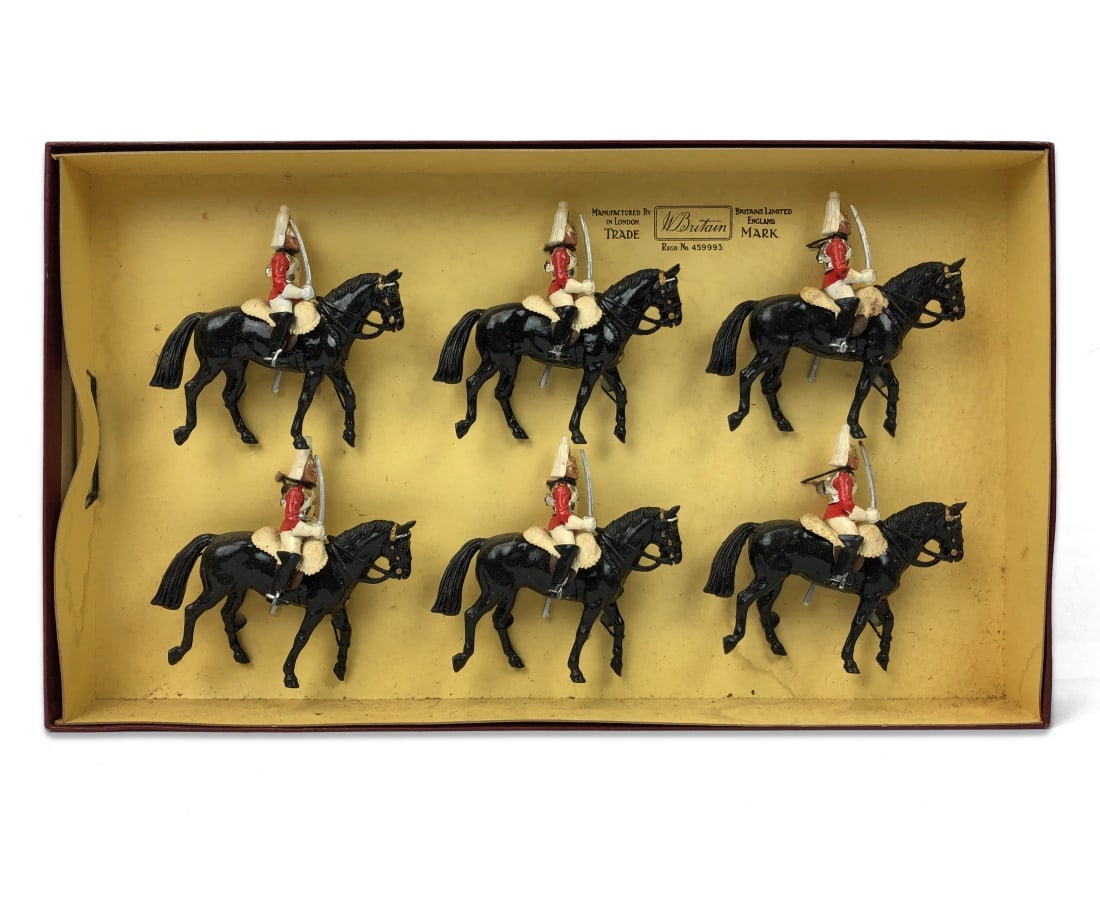 W. Britain 459995 British Soldiers Lifeguards (2) (1 of 5)