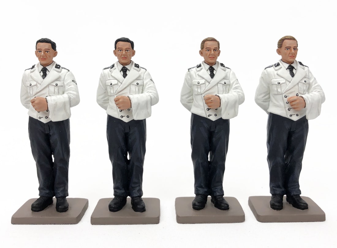 Thomas Gunn - BER017 - Berghof Waiter Set (2) (1 of 4)