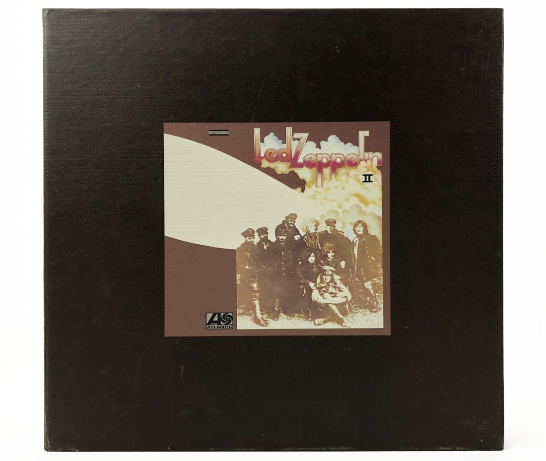 Led Zeppelin/Led Zeppelin II Box Set: Led Zeppelin/Led Zeppelin II box set. Comes with two CDs, two LPs, book, and art print.