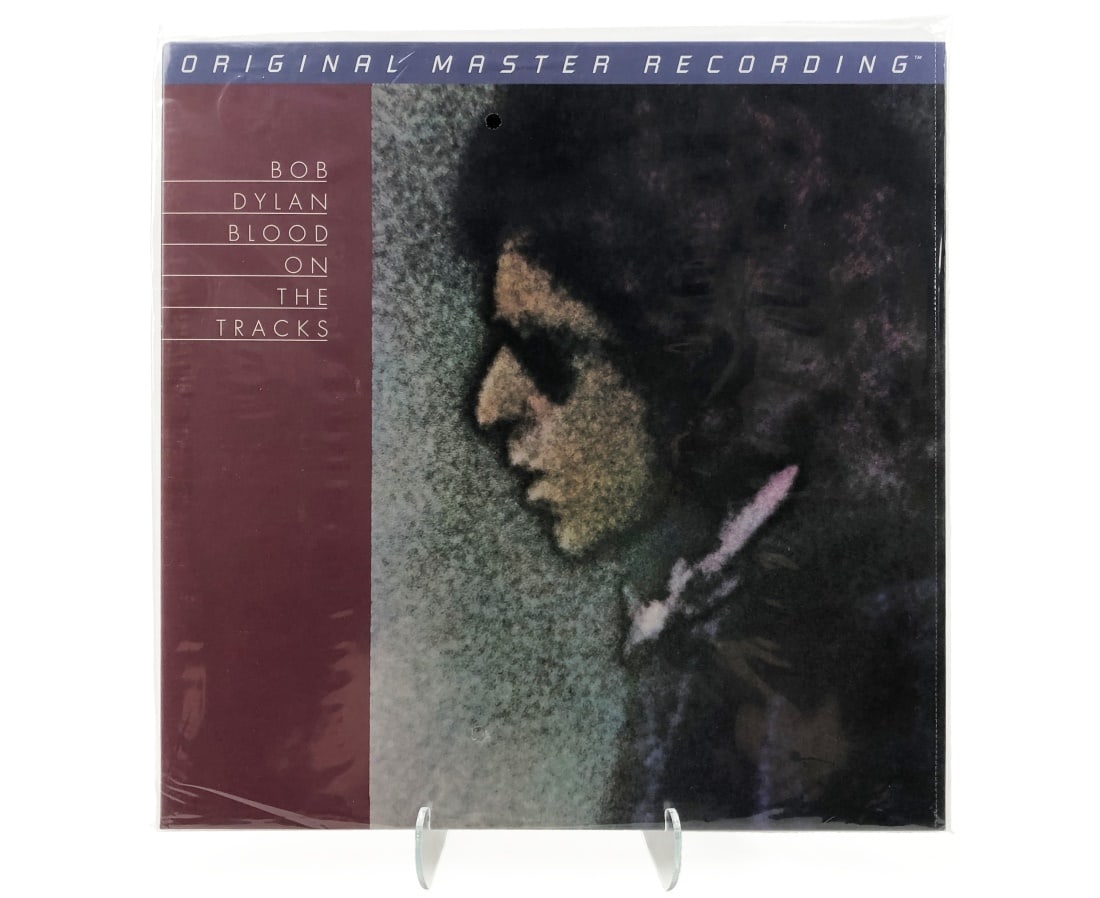 MFSL Bob Dylan/Blood On The Tracks: Mobile Fidelity Sound Lab. Bob Dylan/Blood On The Tracks. Still sealed in original loose bag. Perforation intact. Special limited edition No. 2822.
