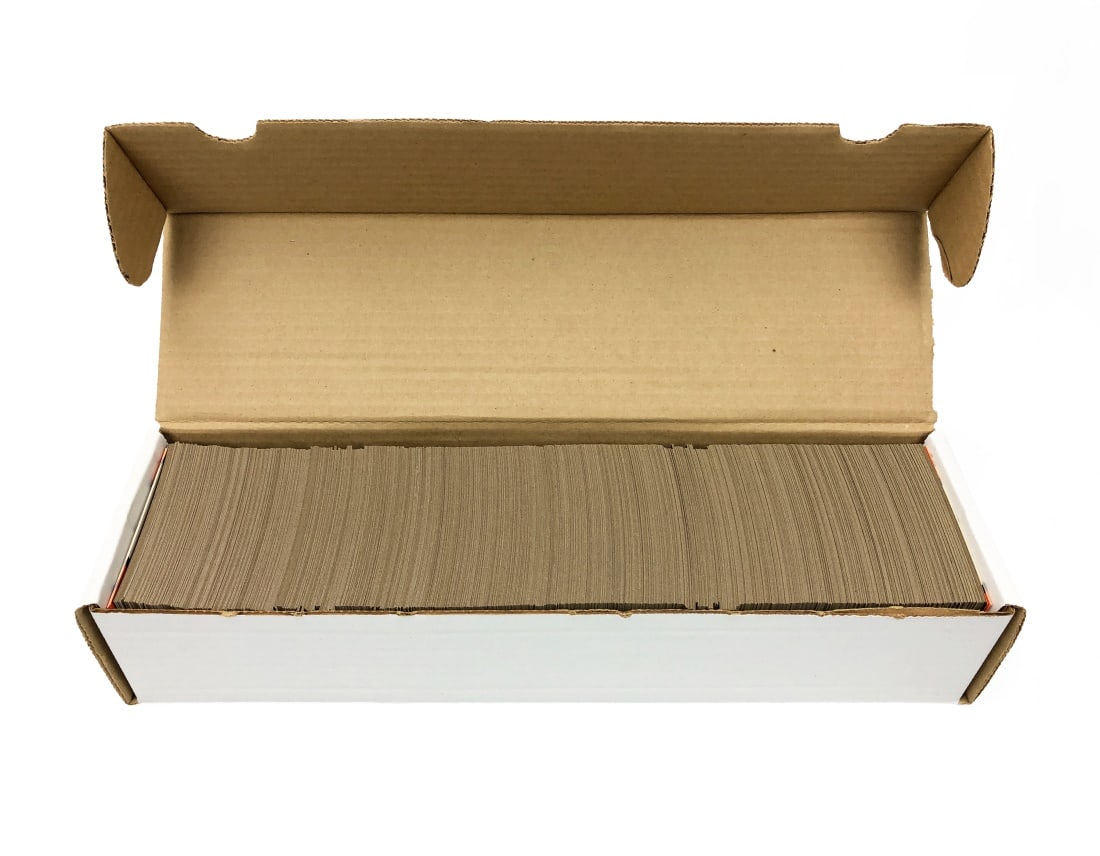 800+1989 Topps Baseball Cards in a Collector's Box: Over 800 various Topps Baseball cards from the 1989 MLB season in a collector's box.