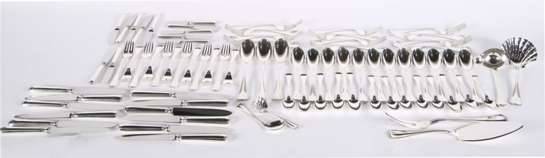 Buccellati Milano Sterling Silverware in Box: Buccellati (Italian, established 1919). Sterling silver, wood box. Total weighable: 100.810 ozt. 82 piece set comprised of 12 soup spoons, 13 tea spoons, 9 dinner forks (8"), 3 dinner forks (7 1/4"),