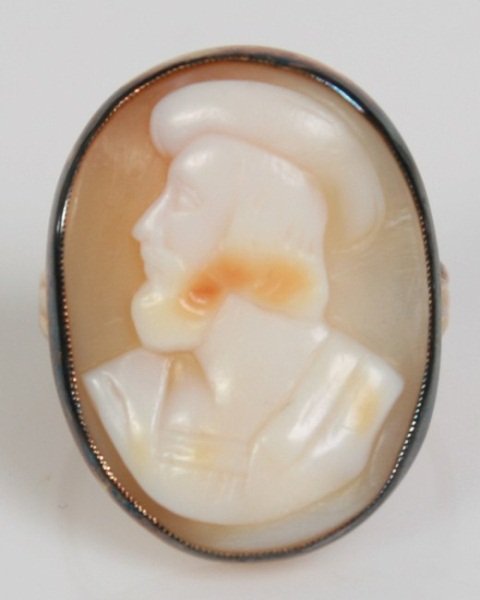 Ladies' 10K Gold Shell Cameo Ring: Ladies' 10 karat gold shell cameo ring. Ring size 7 1/4. Condition: Appears fine.