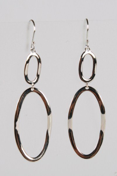 Ippolita Sterling Silver Link Earrings: Ippolita sterling silver link earrings. 20th century. Total weight 3.5 grams.