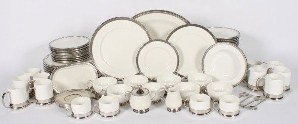 Arte Italica Dinnerware Set in the Perlina Pattern: Arte Italica dinnerware set in the Perlina pattern. Having 82 pieces, including: 10 chargers; 10 dinner plates; 10 pasta/soup bowls; 10 salad/dessert plates; 1 large serving platter; 1 small oval tray