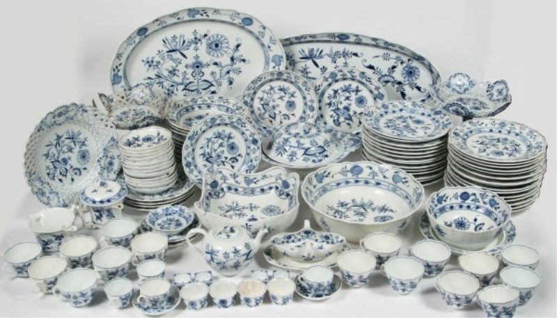 Meissen "Blue Onion" Porcelain Dinnerware Service (1 of 4)