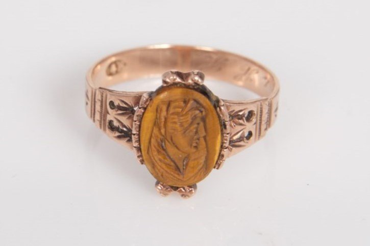 Lady's 14k Yellow Gold and Tiger's Eye Cameo Ring (1 of 1)