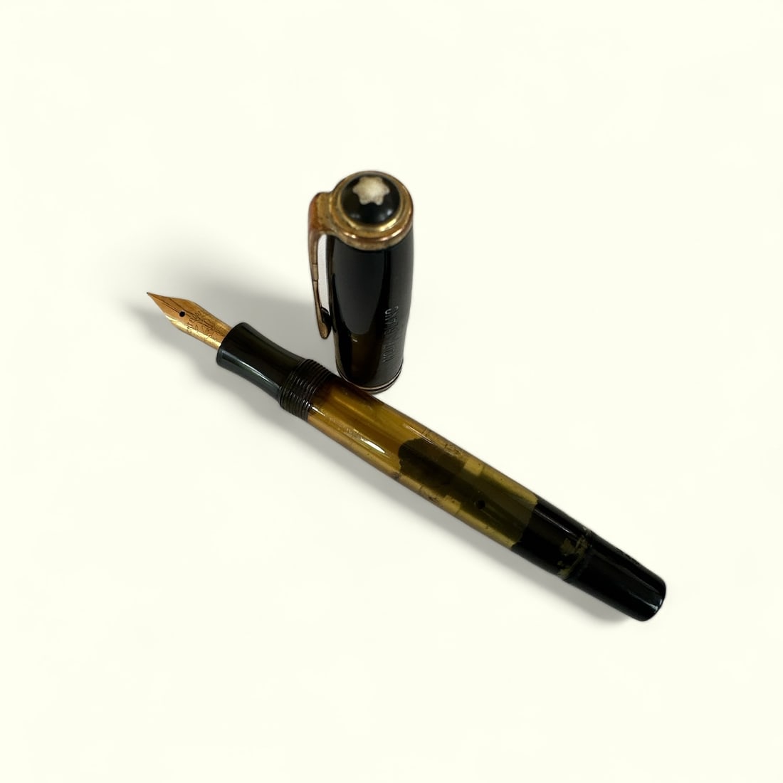 Vintage Montblanc 244 Fountain pen.: Montblanc 244 Fountain Pen Vintage. Nib Material 14Ct Gold, Size EF. Condition to be expected exactly what can be seen on the photos. There is no Box or paper.