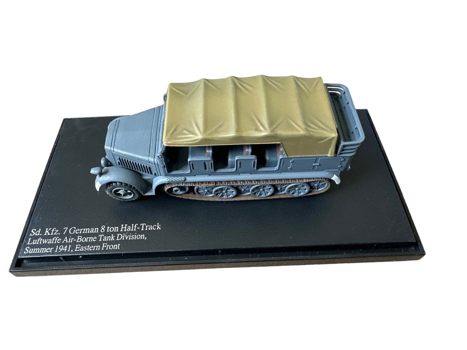 HOBBY MASTER sd.Kfz 7 German 8 ton Half Track (1 of 4)