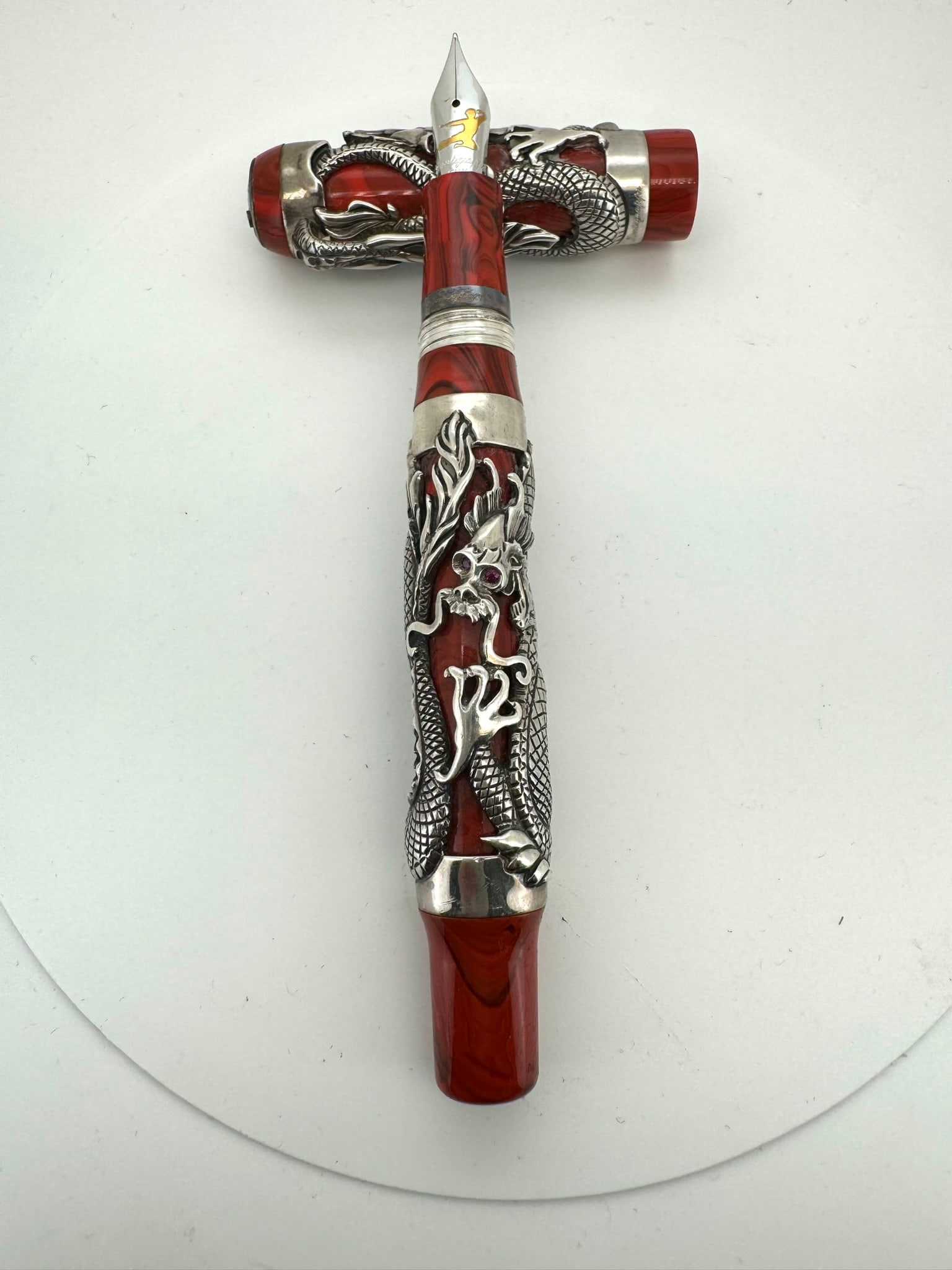 Montegrappa Bruce Lee Dragon Limited Edition of 888 fountain pen (1 of 4)