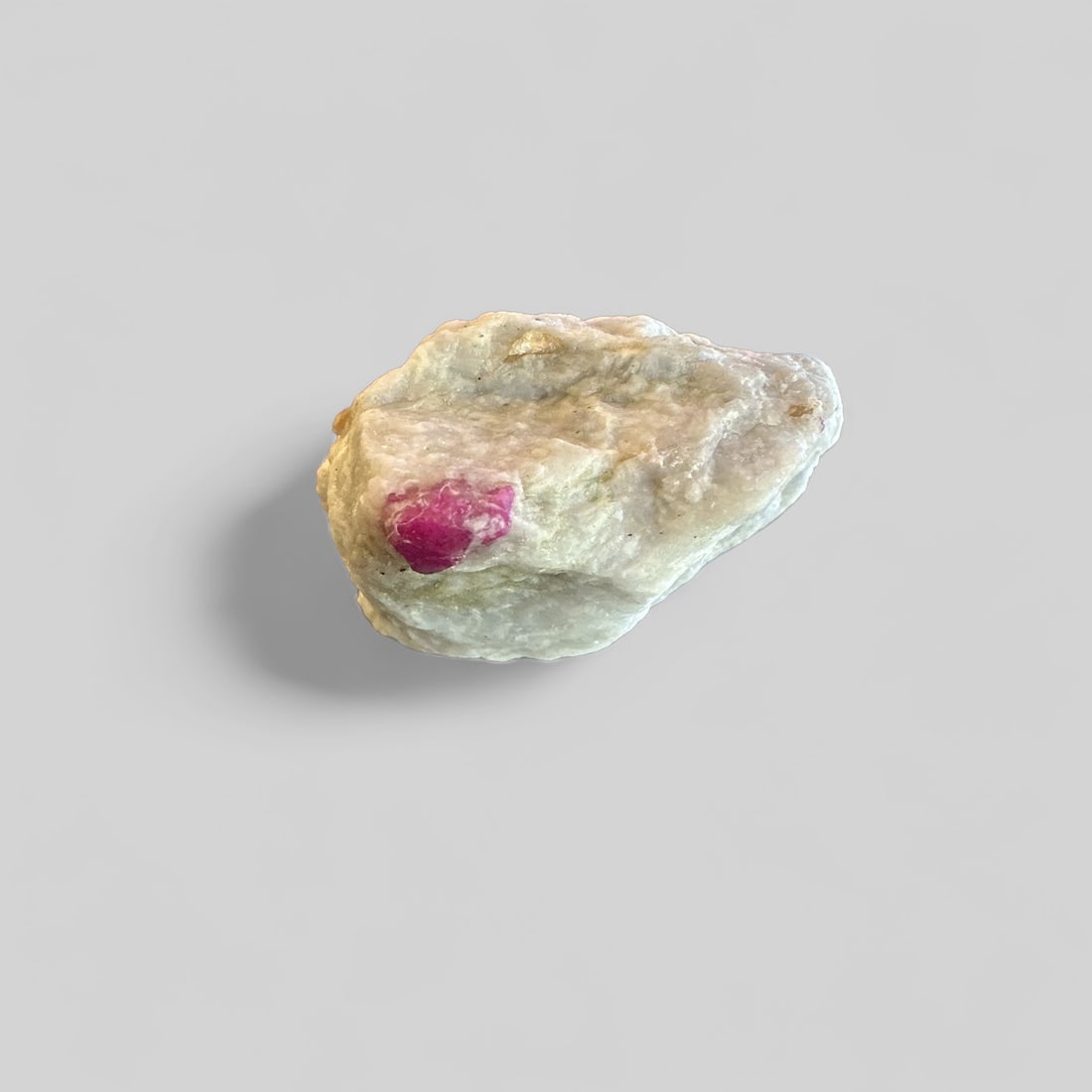 1 Piece Rough Ruby from Afghanistan. 135 gram (1 of 2)