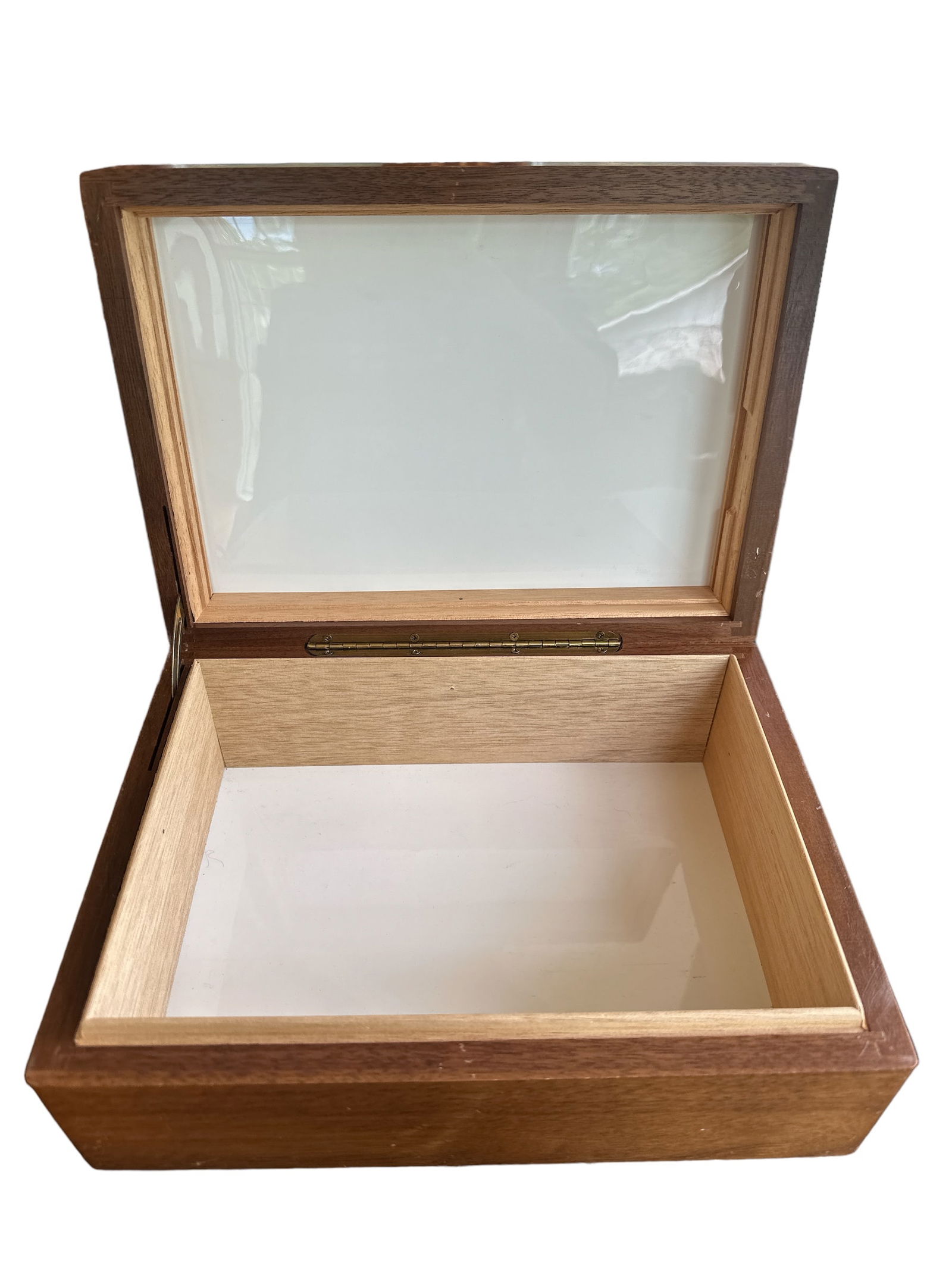 Empty Cigar box wood ( To Provide for The common defecse Founded 1919: Vintage wooden cigar box with a patriotic touch, featuring the inscription "To Provide for The Common Defense Founded 1919."